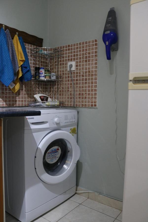 Semi-Basement 50Sqm Apartment Near Kos Citycenter Ngoại thất bức ảnh